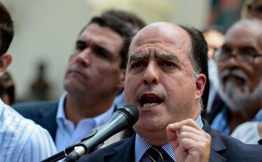 Corte Suprema de Venezuela elimina al Parlamento; diputados denuncian 'golpe de Estado'