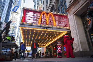 McDonald´s logra tener ganancias de 1,128 millones de dólares en tres meses; acciones se disparan 4%