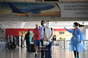 Treinta vuelos humanitarios para repatriar a personas varadas en Panamá tras la pandemia