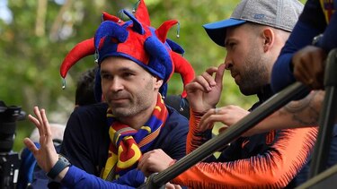 Catorce años después, el último clásico de Iniesta