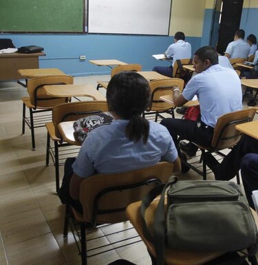 Siete gremios docentes extienden huelga por 48 horas más