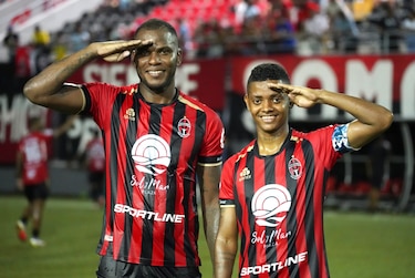 Sporting y San Francisco chocan por un cupo a semifinales del Apertura 2025 