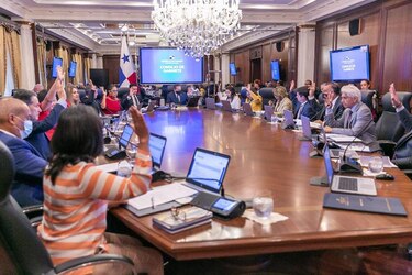Un gabinete donde predominan las lealtades políticas; la metamorfosis del equipo de Cortizo