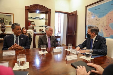 Presidente de Panamá pide apoyo a Estados Unidos para atender flujo migratorio irregular