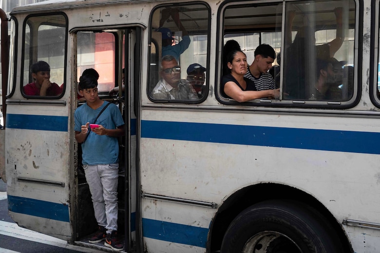 Los venezolanos, más preocupados por la economía que por el despliegue de Estados Unidos