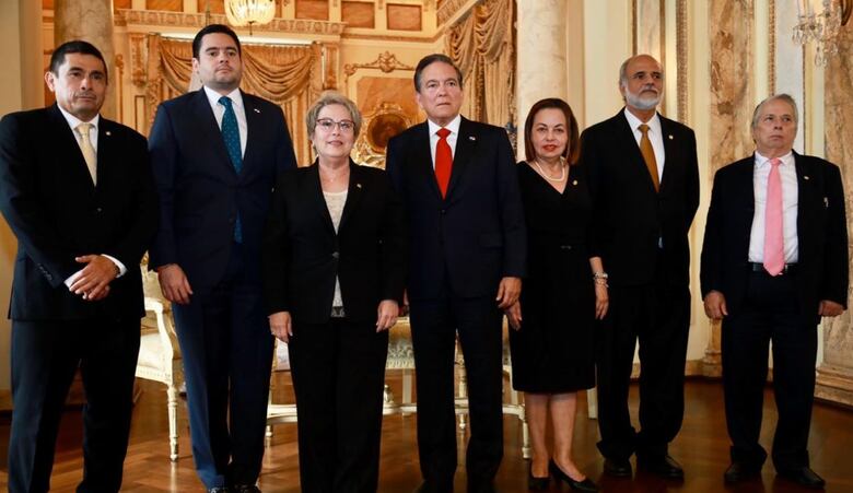 Toman posesión nueva magistrada y cuatro magistrados suplentes de la Corte Suprema