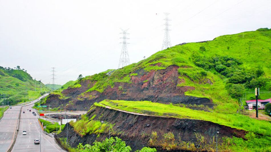 Buscan causas de derrumbe en tramo del corredor Norte
