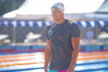 Edgar Crespo gana oro en los 50 metros pecho