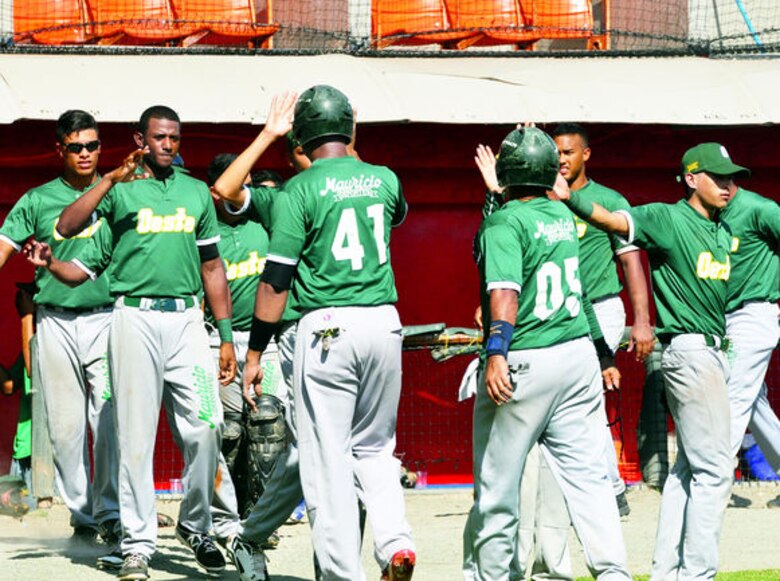 Panamá Metro es líder y se mide a Coclé en el torneo juvenil de béisbol