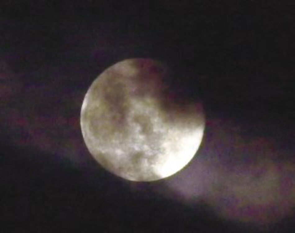 Descubren un ‘tubo de lava’ en superficie de la Luna