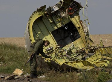 Incesantes combates impiden la investigación sobre tragedia del avión malasio