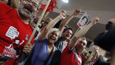 Los 'indignados' gobernarán Barcelona y Madrid