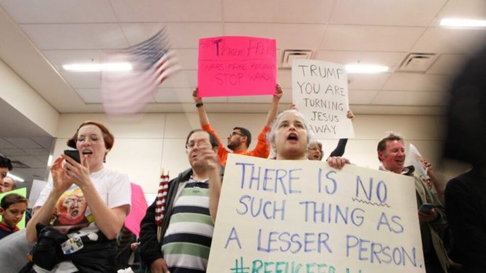 Defensores de derechos de migrantes ganan un primer 'round' frente a Donald Trump