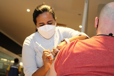 OPS: Panamá es el país centroamericano con mayor proporción de la población completamente inmunizada contra la Covid-19