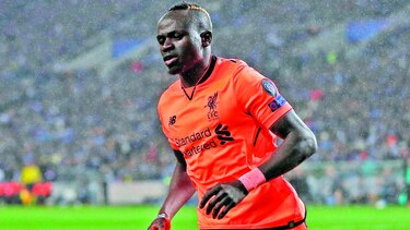 Liverpool golea al Porto y pone un pie en cuartos