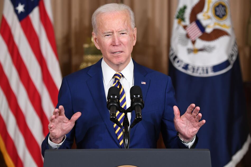 Joe Biden insta a los militares golpistas a abandonar el poder en Birmania