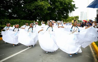 Colorido desfile honra los 506 años de Panamá la Vieja con música y cultura