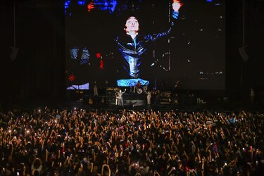 Milei da un concierto de rock en medio de una tormenta política