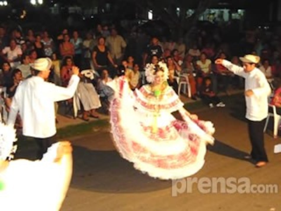 Leones no tienen donde realizar el Festival de la Pollera