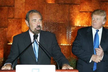 Socio y amigo de Trump rechaza invitación para construir el muro: 'Es la estupidez más grande que he visto en mi vida'