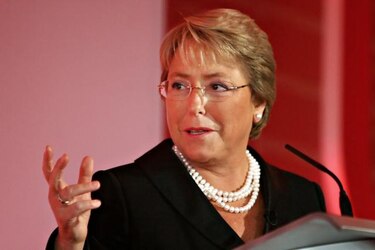 Tribunal chileno rechaza imputar a Bachelet por víctimas del tsunami de 2010