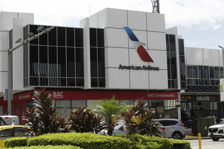 American Airlines cierra oficina comercial en Panamá, pero mantiene operaciones aéreas