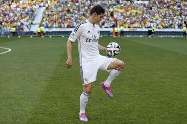 James está preparado para el reto en Madrid, asegura su padre adoptivo