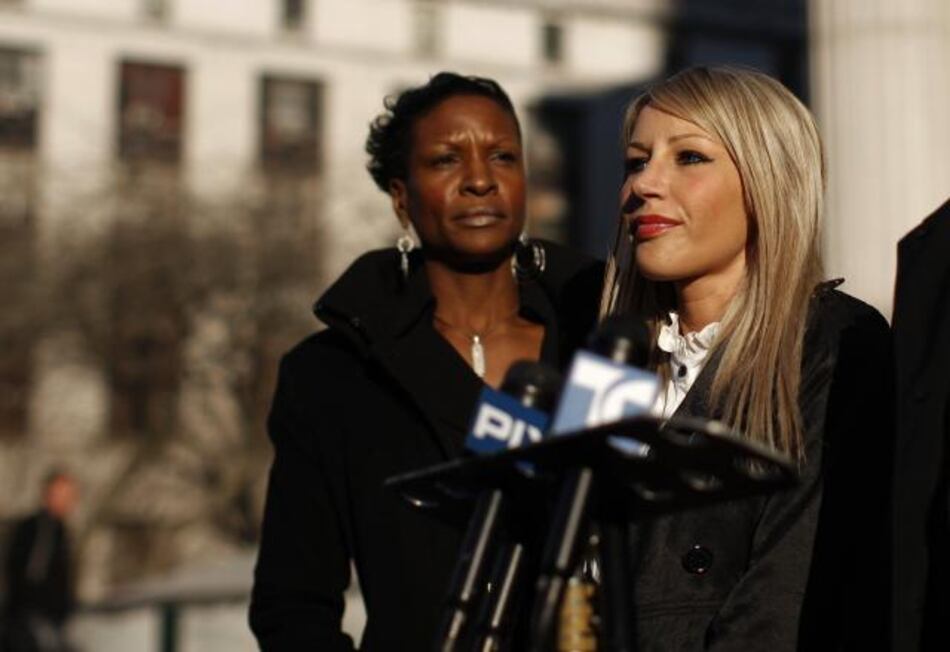 'Conejita' de Playboy exige disculpas por parte de Óscar de La Hoya