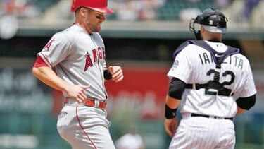 Jaime Barría controla a los Rockies