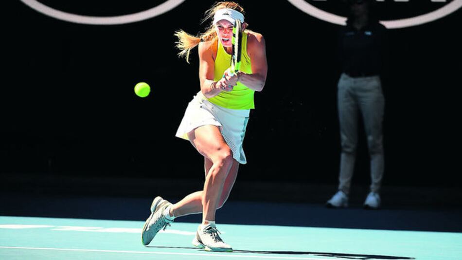 Rafa Nadal y Wozniacki avanzan en Australia