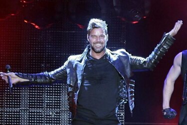 Ricky Martin es adoptado por España