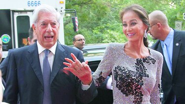 Vargas Llosa Y Preysler, tomados de las manos