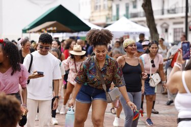 Alta afluencia en el Casco Peatonal pese a restricciones