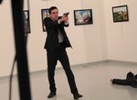 Video: Asesinan al embajador de Rusia en Turquía durante exposición fotográfica