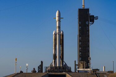 SpaceX enviará dos satélites de internet con su poderoso cohete Falcon Heavy