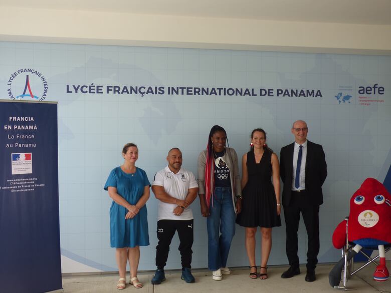 Atheyna Bylon y Rey Dimas celebrados en el Liceo Francés de Panamá