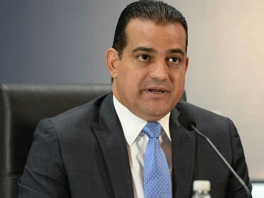 Ministro Carles dice que no incurrieron en proselitismo y que solo 'promovieron obras'