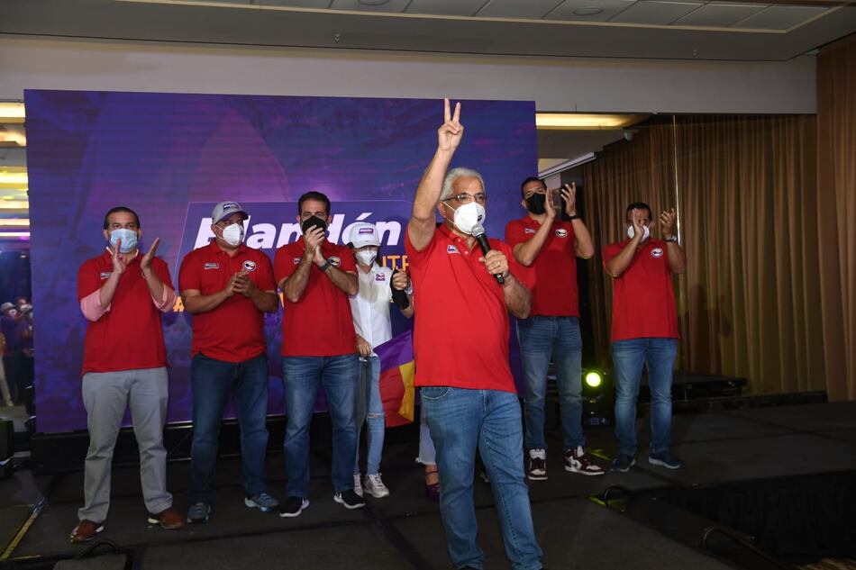 Blandón es reelegido como presidente del Partido Panameñista