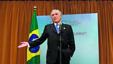 Temer defiende alza de jubilación