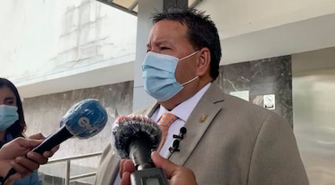 Jefe de bancada del PRD dice que hay ‘vicios inconstitucionales’ en propuesta para reducir salarios en funcionarios de alta jerarquía