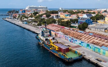 Barcos con ayuda para Venezuela están varados en Curazao por amenaza naval
