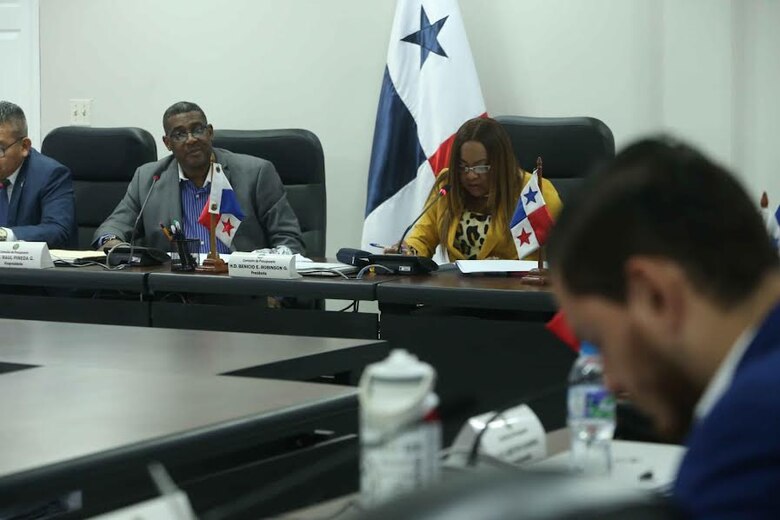 Comisión de Presupuesto suspende traslados por $91.5 millones; pide la presencia de funcionarios del MEF