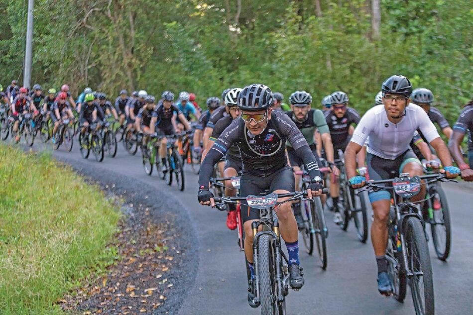 Los favoritos no defraudan en el Cruce del Istmo 2021   