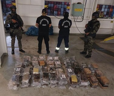 Decomisan 185 paquetes de droga en operativo en puerto de Colón