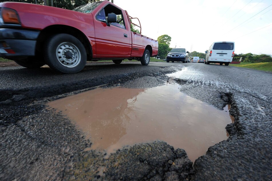 Se despeja camino para adjudicar la reparación de calles en Colón