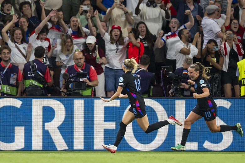 Eurocopa: Inglaterra avanza a la final tras lograr una victoria agónica