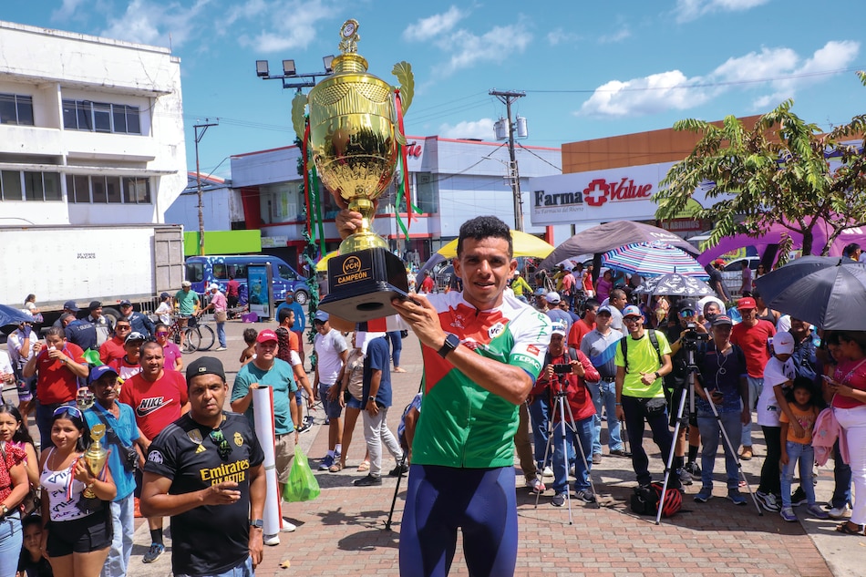 Franklin Archibold conquistó la vuelta ciclista
