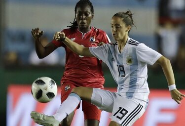 La selección femenina de Panamá se derrumba al final y cae  goleada  ante Argentina