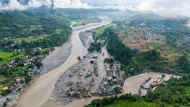 Qué es el colapso glaciar que se cree que causó la devastadora avalancha en Nepal