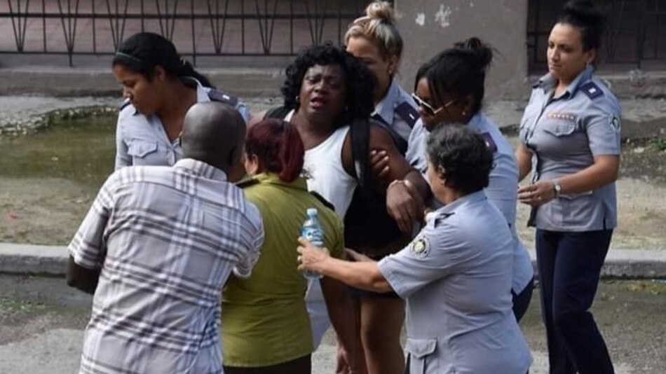 Denuncian nuevo arresto de la disidente cubana Berta Soler, líder de las Damas de Blanco